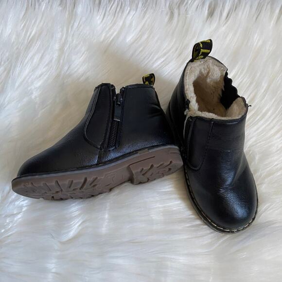Size 24 black toddler boots - Picture 1 of 8